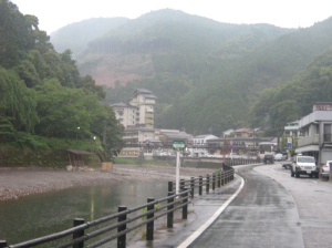 Ogi-gawa alongside Kawayu town